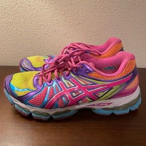 Women’s ASICS Gel-nimbus running shoes size 11